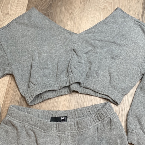 Two pc set - Picture 2 of 3